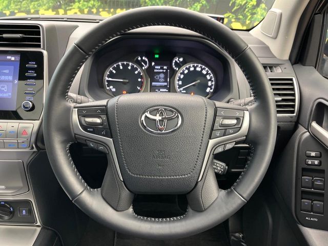 TOYOTA LANDCRUISER PRADO 2023 Image 31