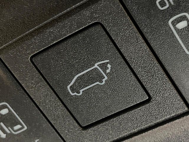 TOYOTA VOXY HYBRID 2026 Image 31