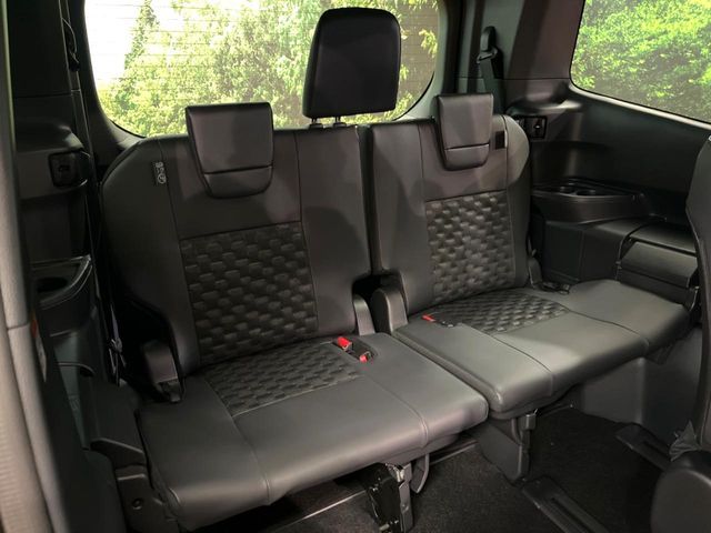 TOYOTA VOXY HYBRID 2026 Image 31