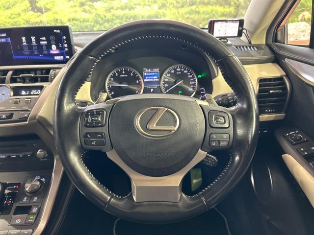 TOYOTA LEXUS NX300 2019 Image 31