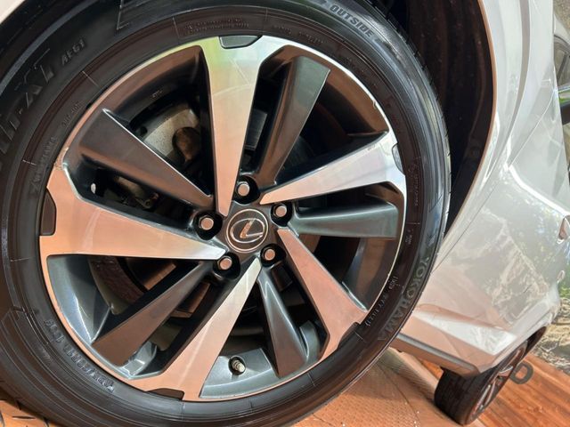 TOYOTA LEXUS NX300 2019 Image 31