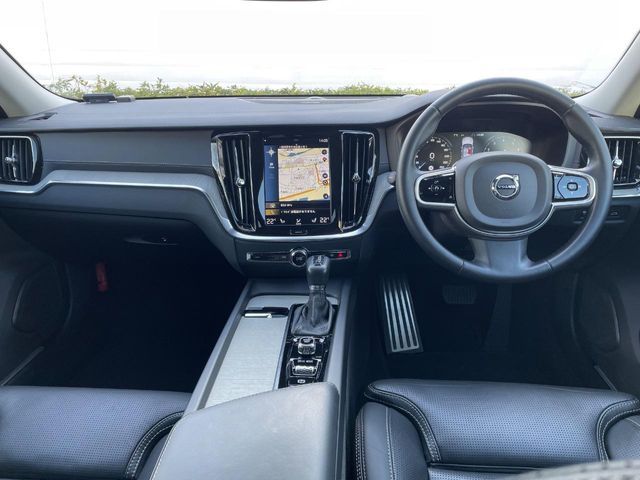 VOLVO V60 2019 Image 31