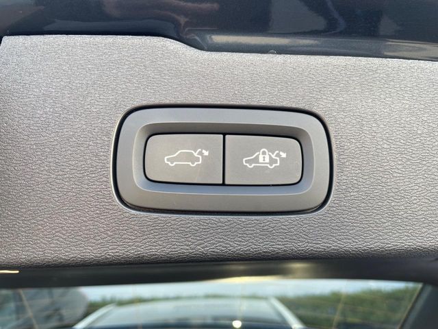 VOLVO V60 2019 Image 31