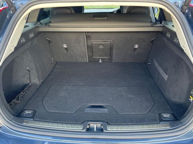 VOLVO V60 2019 Image 31