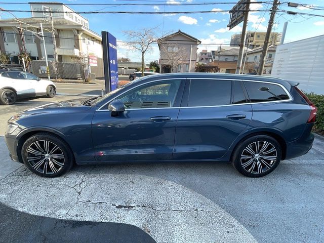 VOLVO V60 2019 Image 31