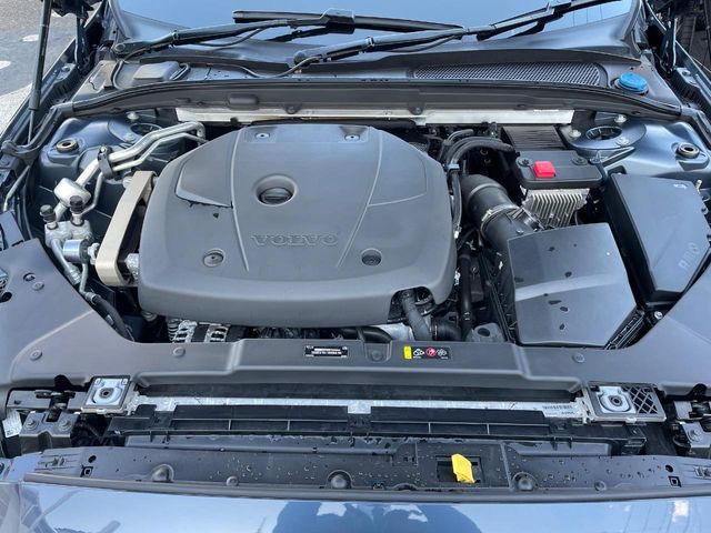 VOLVO V60 2019 Image 31