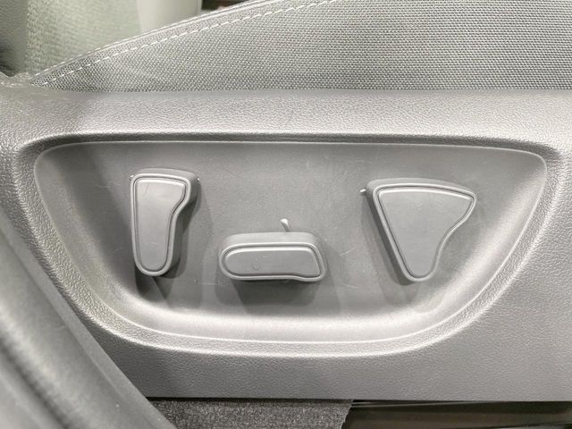 TOYOTA YARIS CROSS HYBRID 2025 Image 31