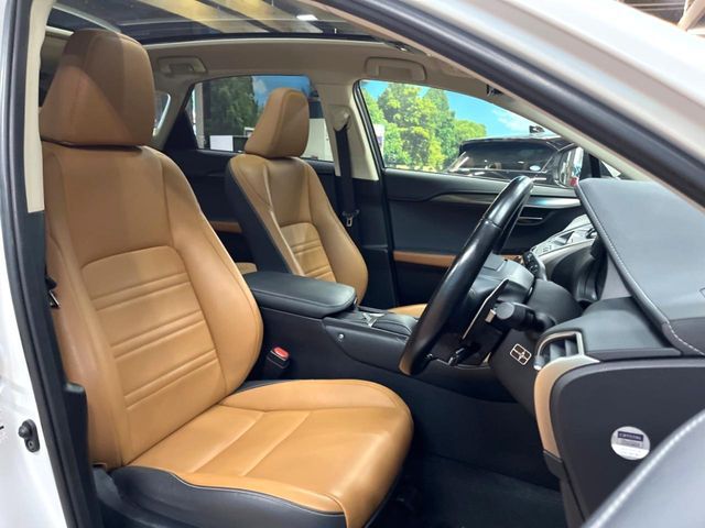 TOYOTA LEXUS NX300 2017 Image 31