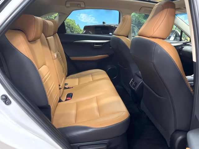 TOYOTA LEXUS NX300 2017 Image 31