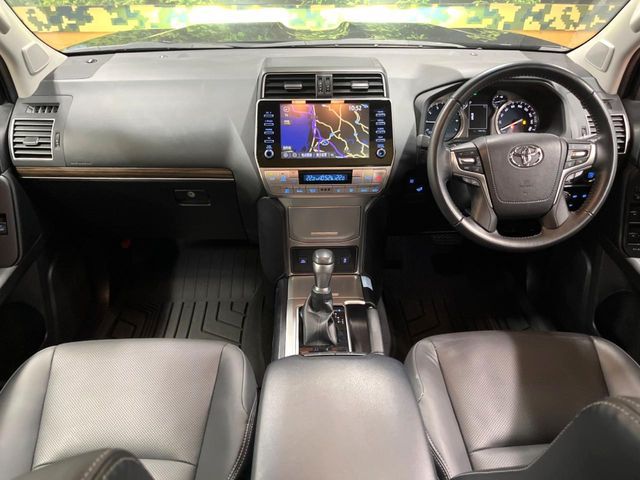 TOYOTA LANDCRUISER PRADO 2023 Image 31