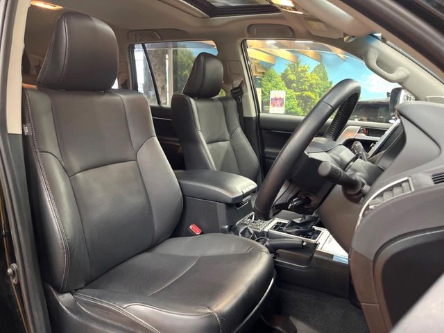 TOYOTA LANDCRUISER PRADO 2023 Image 31