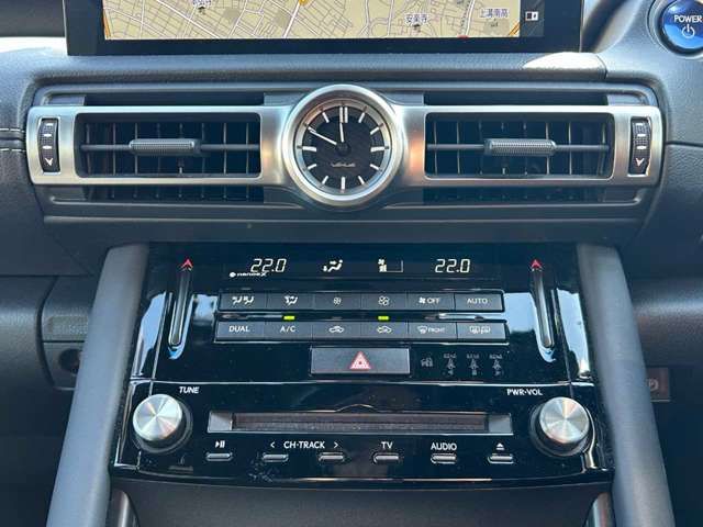 TOYOTA LEXUS IS300H 2023 Image 31