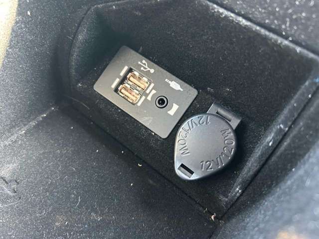 TOYOTA LEXUS IS300H 2023 Image 31