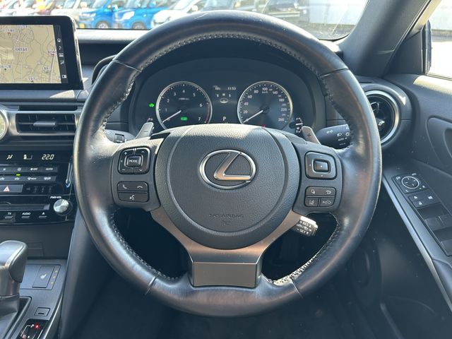 TOYOTA LEXUS IS300H 2023 Image 31