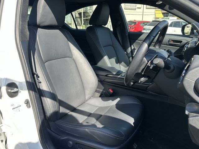 TOYOTA LEXUS IS300H 2023 Image 31