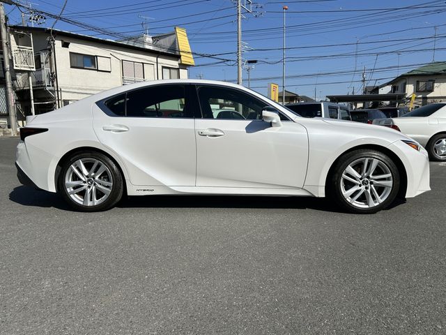TOYOTA LEXUS IS300H 2023 Image 31