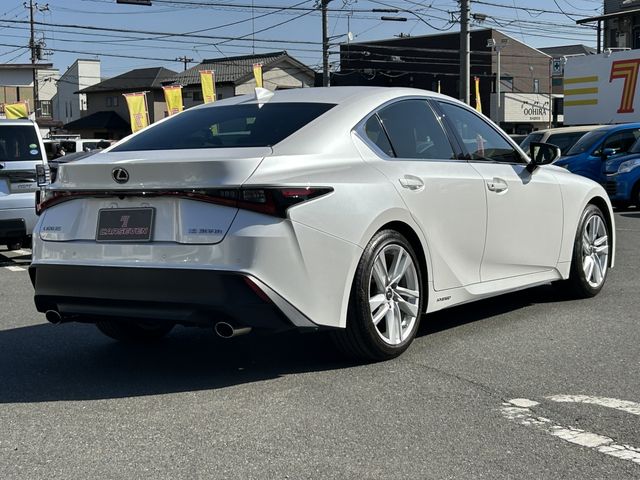 TOYOTA LEXUS IS300H 2023 Image 31