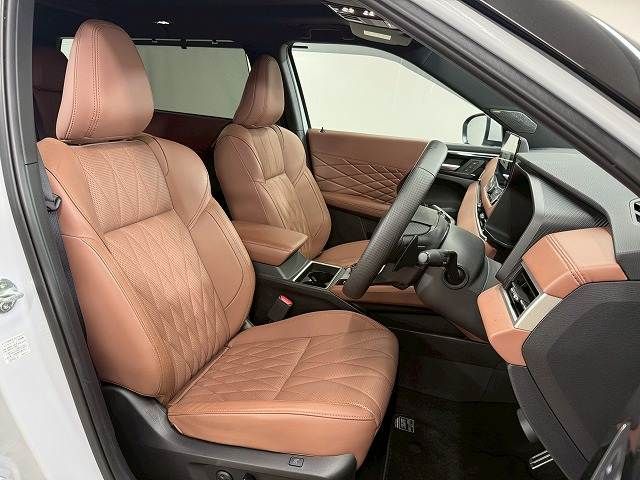 MITSUBISHI OUTLANDER PHEV 2025 Image 31