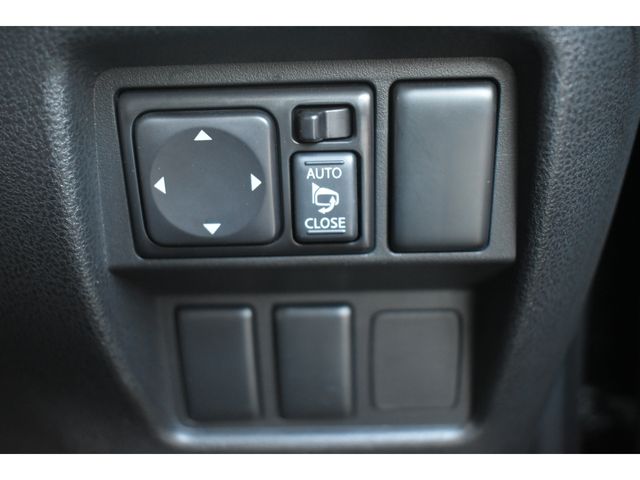 NISSAN JUKE 2011 Image 31