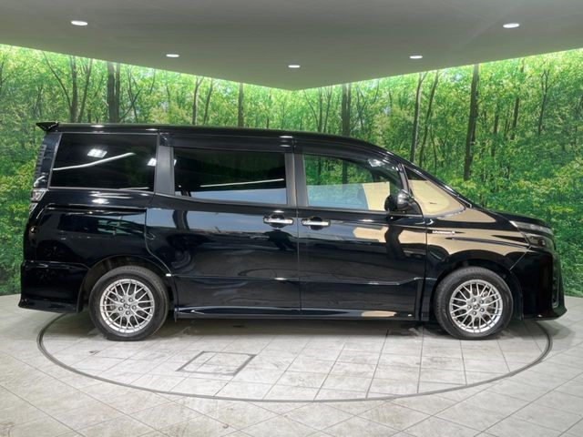 TOYOTA VOXY HYBRID 2020 Image 31