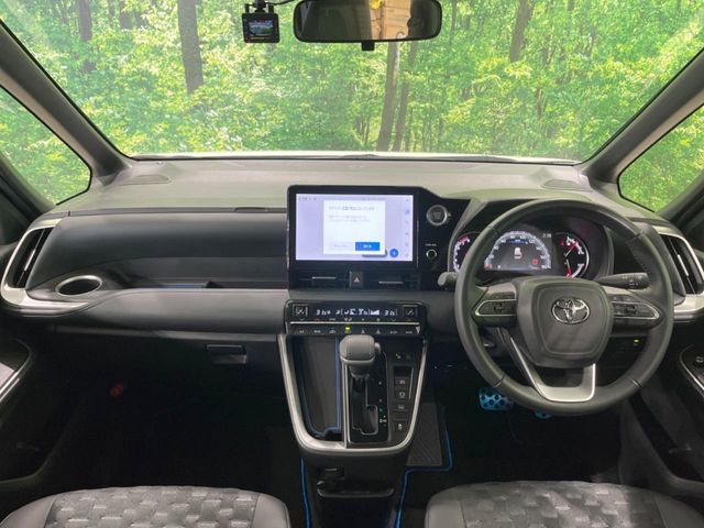 TOYOTA VOXY 2022 Image 31