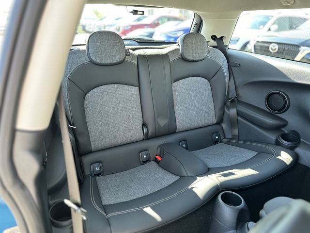 BMW MINI COOPER D 2023 Image 31