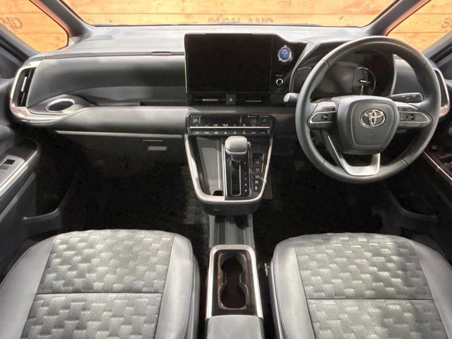 TOYOTA VOXY HYBRID 2023 Image 31