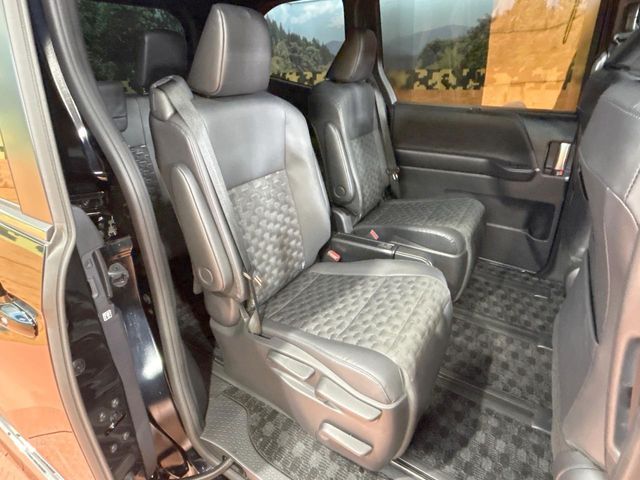 TOYOTA VOXY HYBRID 2023 Image 31