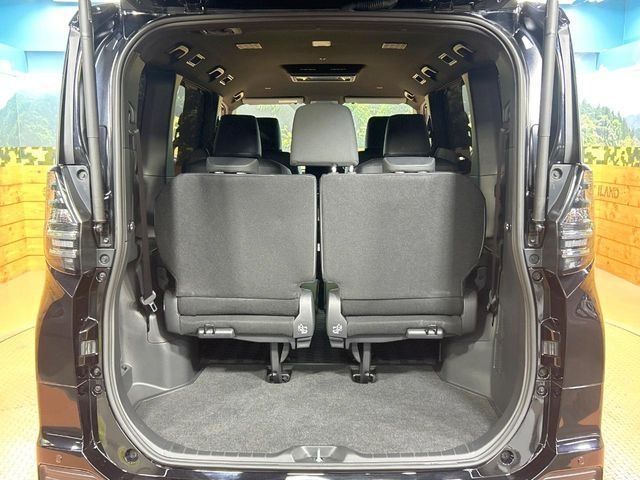 TOYOTA VOXY HYBRID 2023 Image 31