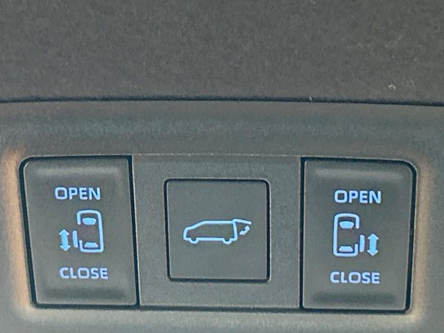 TOYOTA VOXY HYBRID 2023 Image 31