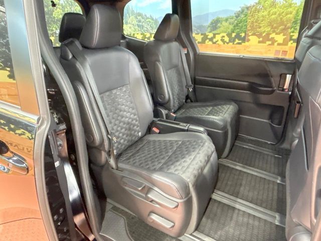 TOYOTA VOXY HYBRID 2023 Image 31