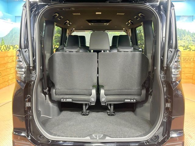 TOYOTA VOXY HYBRID 2023 Image 31