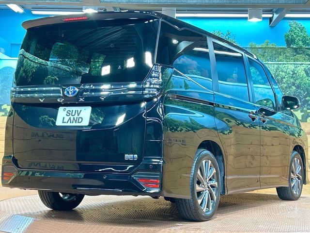 TOYOTA VOXY HYBRID 2023 Image 31