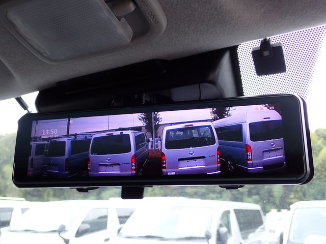 TOYOTA HIACE VAN 4WD 2021 Image 31