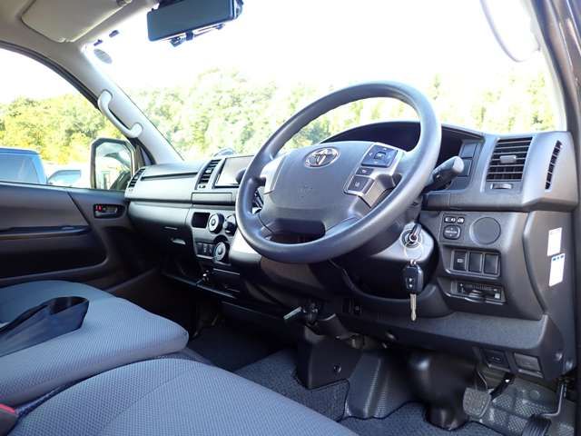 TOYOTA HIACE VAN 4WD 2021 Image 31