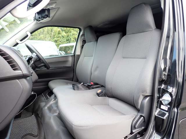 TOYOTA HIACE VAN 4WD 2021 Image 31