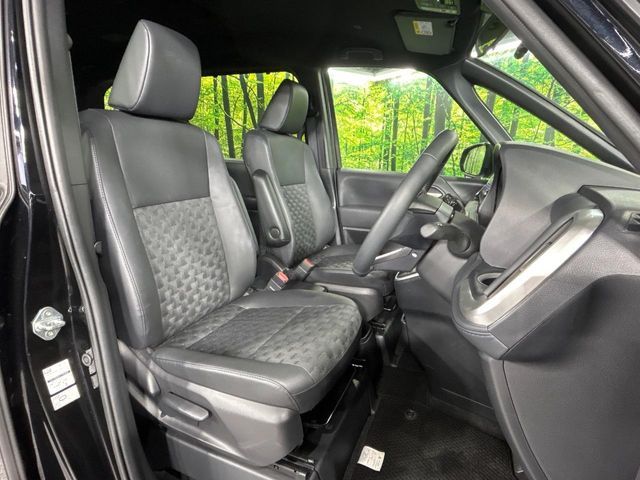 TOYOTA VOXY 4WD 2025 Image 31