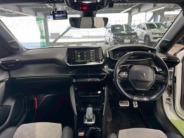 PEUGEOT 208 2021 Image 31