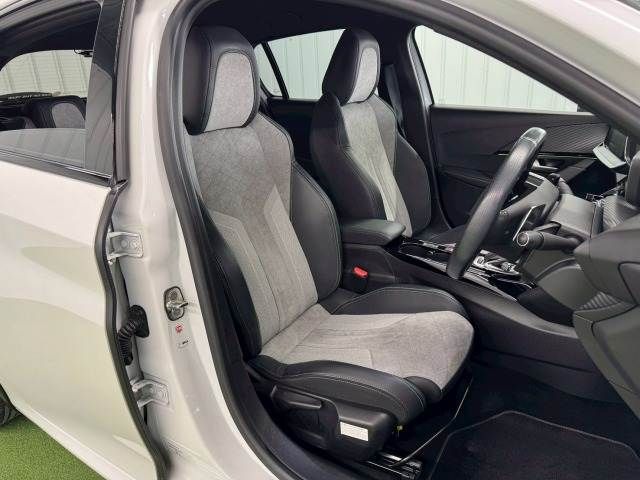 PEUGEOT 208 2021 Image 31