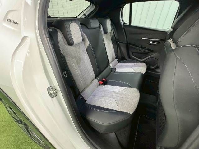 PEUGEOT 208 2021 Image 31