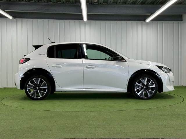 PEUGEOT 208 2021 Image 31