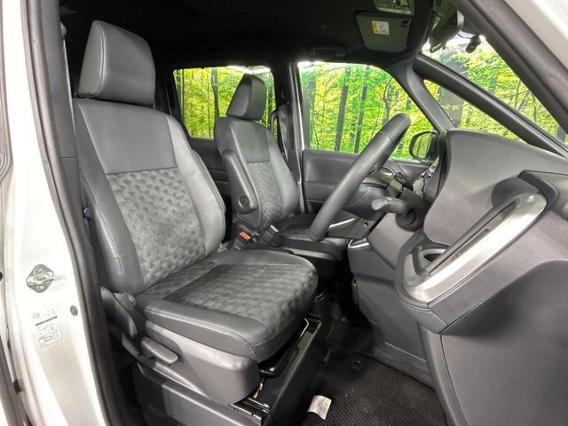 TOYOTA VOXY 4WD 2025 Image 31