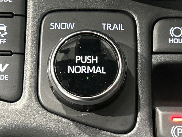 TOYOTA YARIS CROSS HYBRID 2025 Image 31