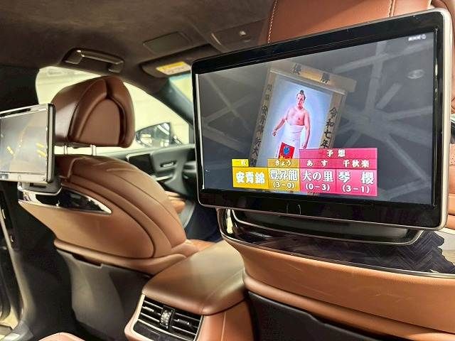 TOYOTA LEXUS LS500H 2019 Image 31