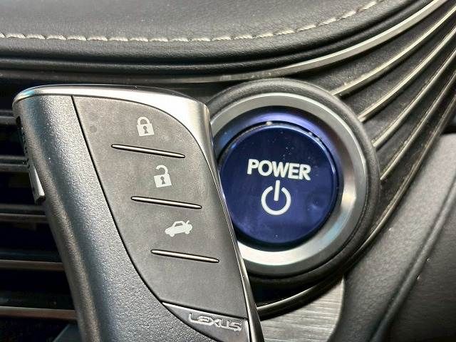 TOYOTA LEXUS LS500H 2019 Image 31