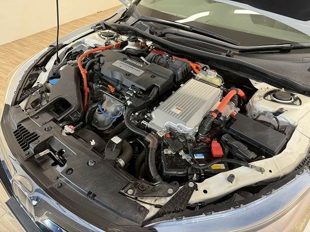 HONDA ACCORD HYBRID 2013 Image 31