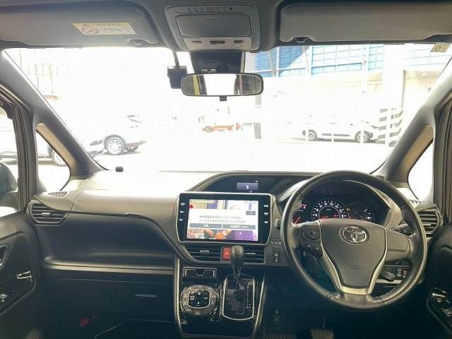 TOYOTA VOXY 2018 Image 31