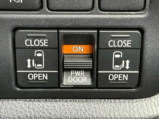 TOYOTA VOXY 2018 Image 31