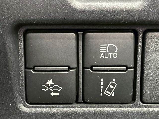 TOYOTA VOXY 2018 Image 31