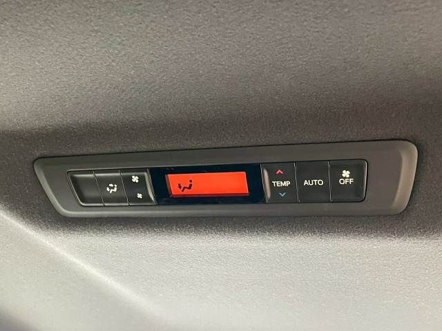 TOYOTA VOXY 2018 Image 31